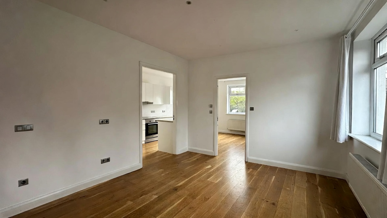 Spotless empty flat ready for new tenants