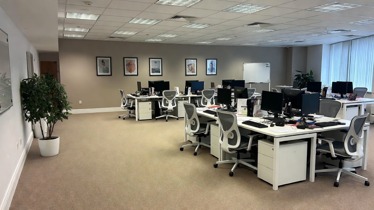 Large open plan office near Stansted Airport